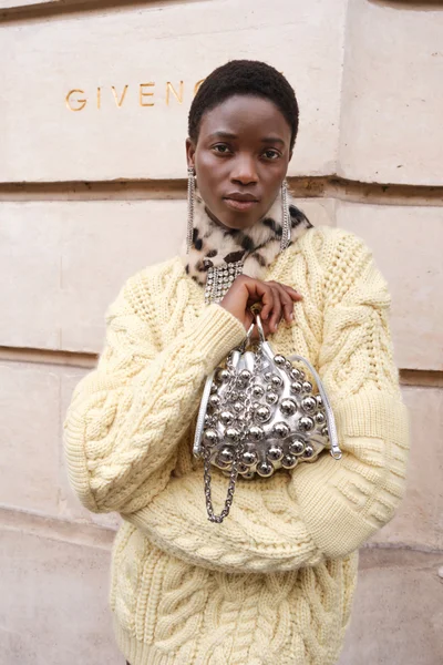 Look 11